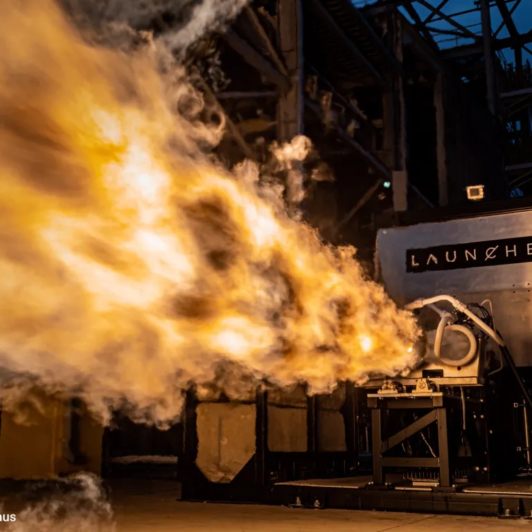Launcher Combustion Chamber 3D Printed on AMCM M 4K | Hot-Fire Test